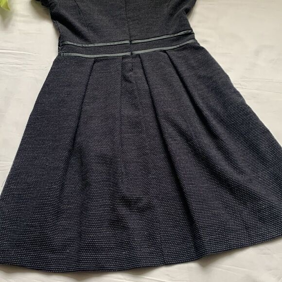 ⭐️TOMMY Hilfiger Flare Faux Leather Detail Dress⭐️ - Picture 9 of 10